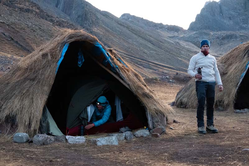 Jour 2: Sous la hutte du campement d'Anantapata