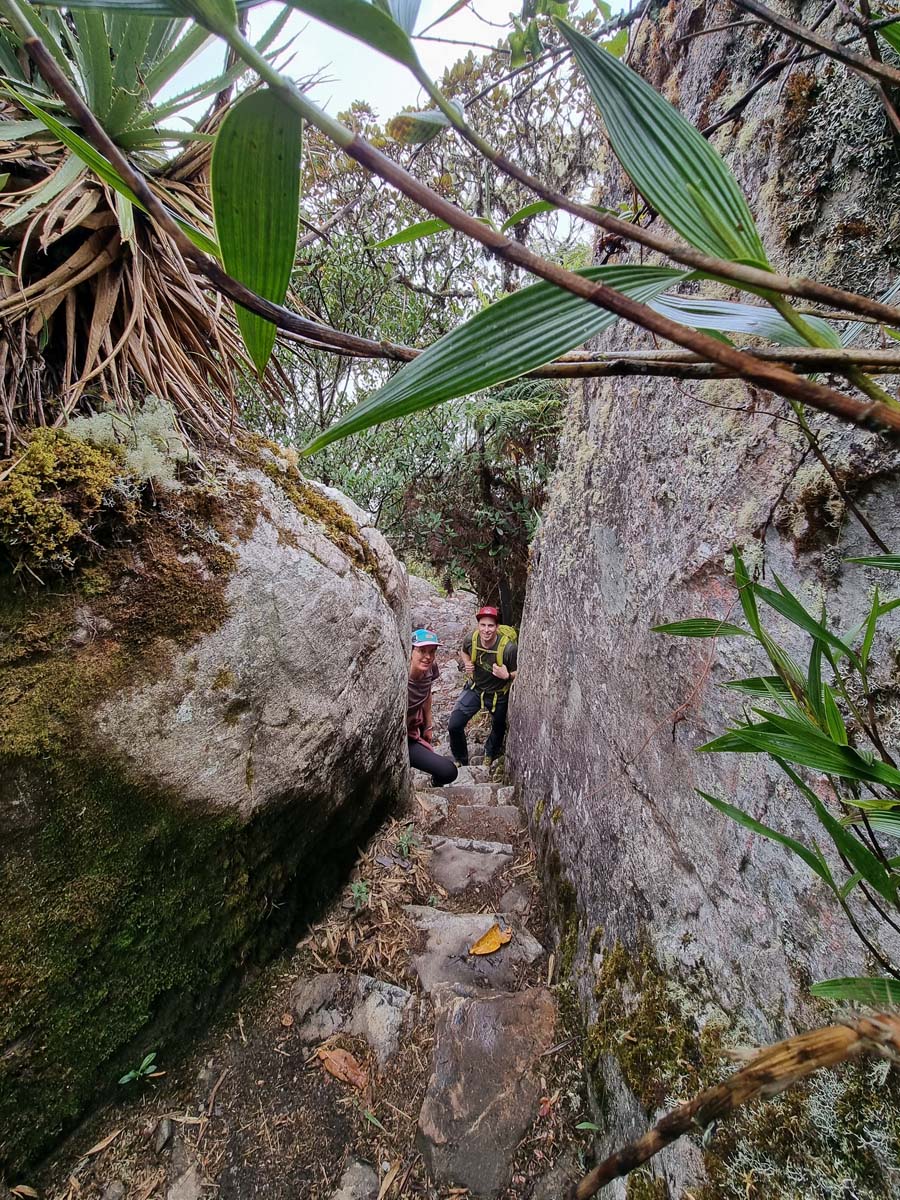 H12: Aguas Calientes -> Machupicchu -> Hidroeléctrica