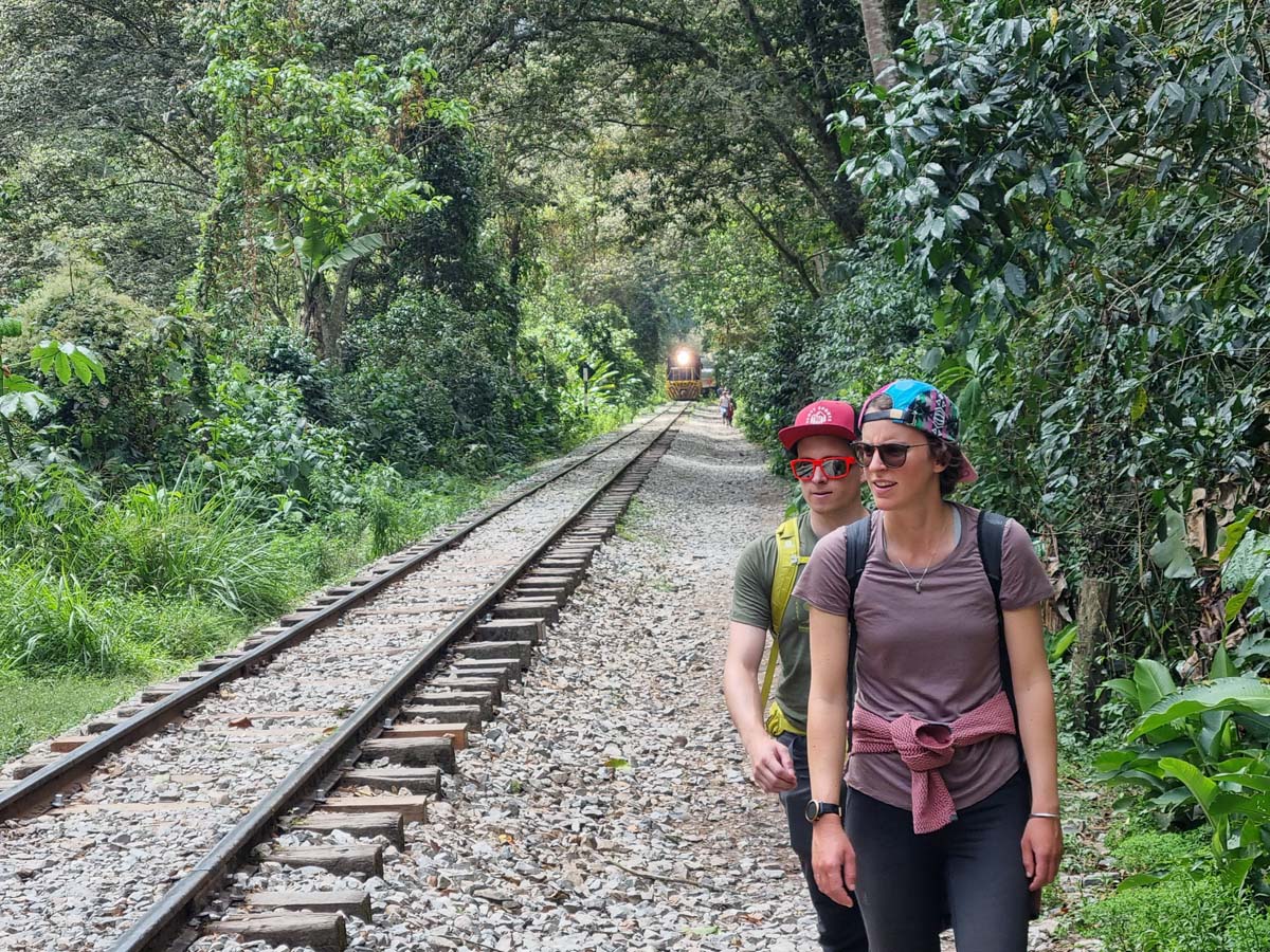 H12: Aguas Calientes -> Machupicchu -> Hidroeléctrica